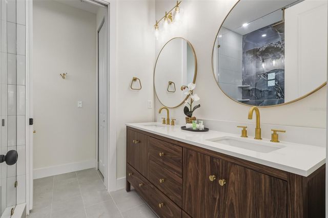 1515 E KNOLLWOOD STREET, Tampa, FL 33610