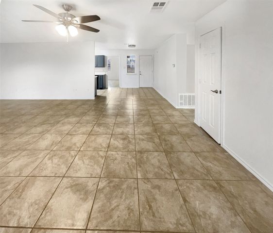 217 Dean Court, Granbury, TX 76049