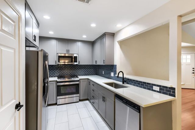 9616 Holly Springs DR, Austin, TX 78748