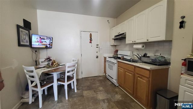 1506 Summit Avenue, Union City, NJ 07087