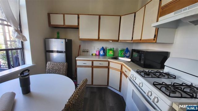 1506 Summit Avenue, Union City, NJ 07087