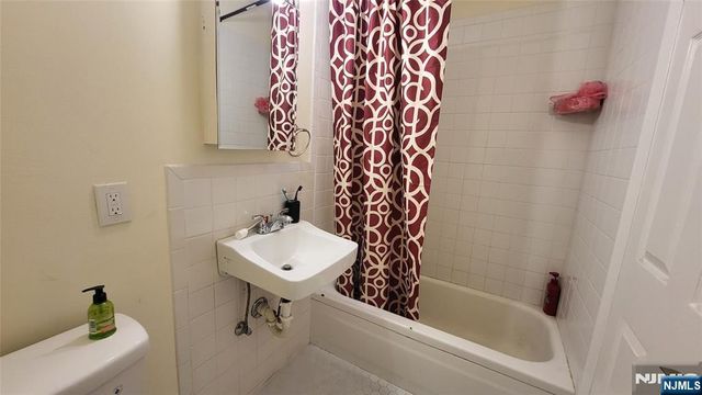 1506 Summit Avenue, Union City, NJ 07087