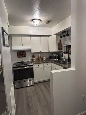 137 Princeton CIR, Roanoke, VA 24012