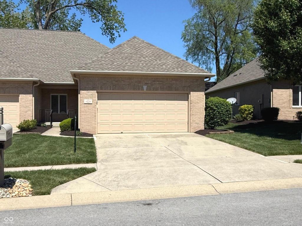 1370 Heron Ridge Boulevard, Greenwood, IN 46143