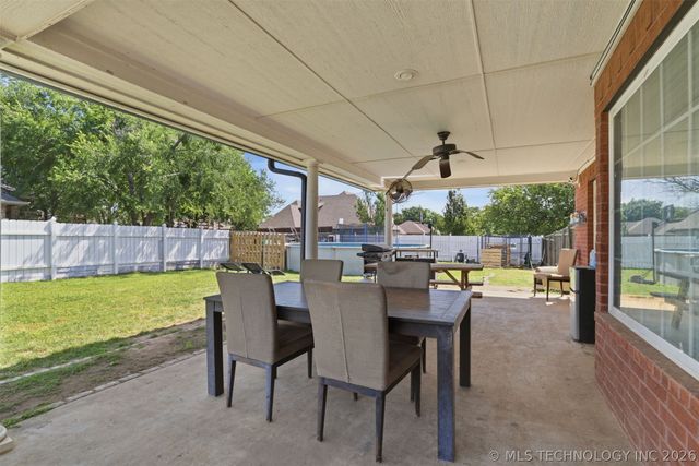 902 Springfield, Durant, OK 74701