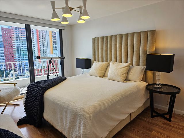 200 SE 15th Rd 17K, Miami, FL 33129