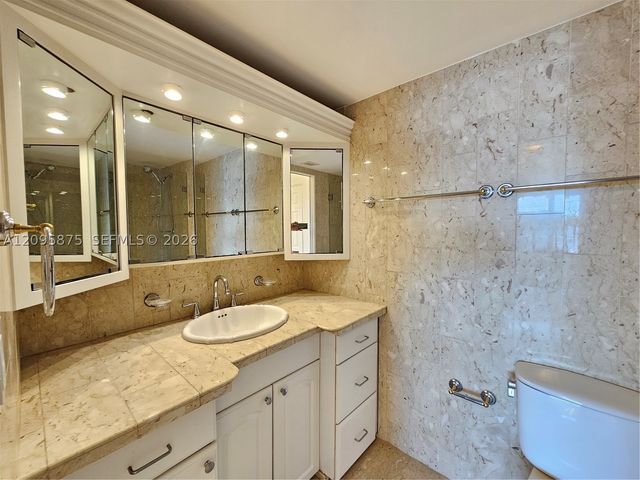 200 SE 15th Rd 17K, Miami, FL 33129