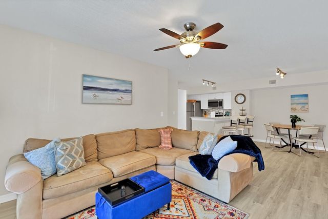 1590 S 42nd Circle 207, Vero Beach, FL 32967