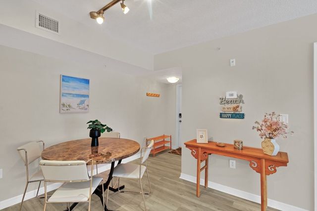 1590 S 42nd Circle 207, Vero Beach, FL 32967