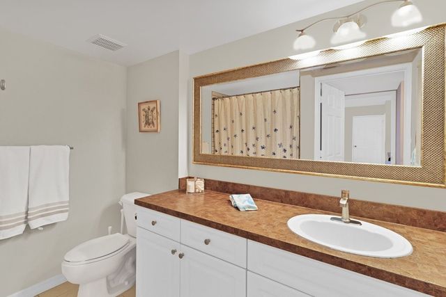 1590 S 42nd Circle 207, Vero Beach, FL 32967