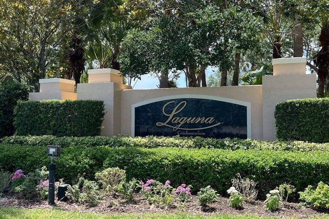1590 S 42nd Circle 207, Vero Beach, FL 32967