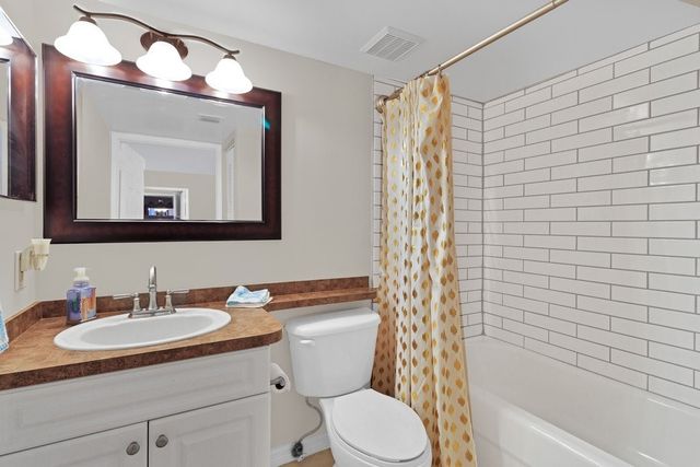1590 S 42nd Circle 207, Vero Beach, FL 32967