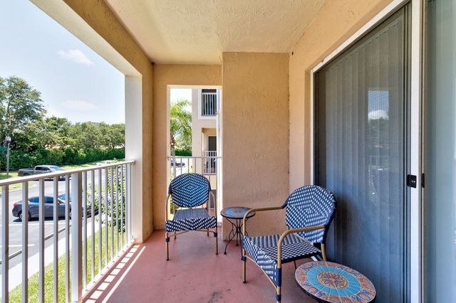1590 S 42nd Circle 207, Vero Beach, FL 32967