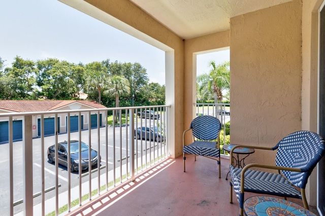 1590 S 42nd Circle 207, Vero Beach, FL 32967