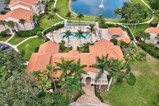 1590 S 42nd Circle 207, Vero Beach, FL 32967
