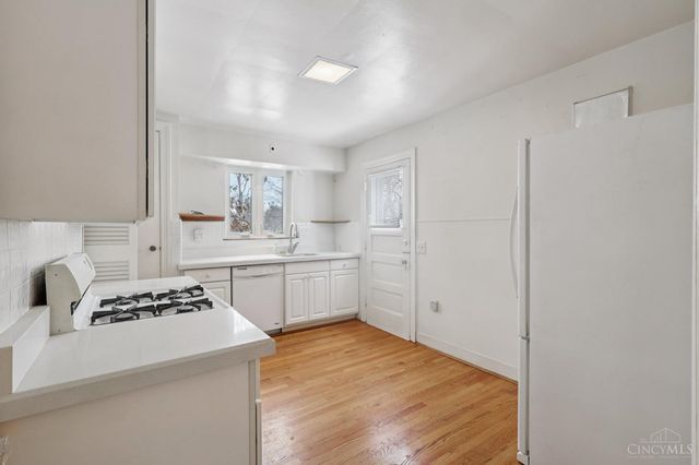 2806 Losantiridge, Columbia Twp, OH 45213