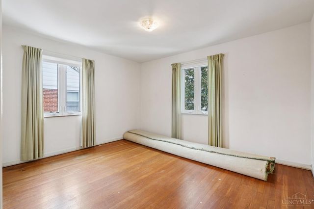 2806 Losantiridge, Columbia Twp, OH 45213