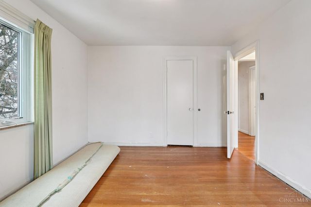 2806 Losantiridge, Columbia Twp, OH 45213