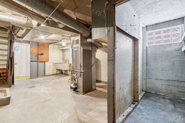 2806 Losantiridge, Columbia Twp, OH 45213