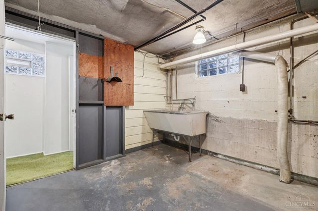 2806 Losantiridge, Columbia Twp, OH 45213