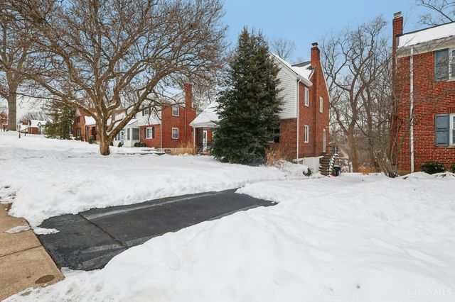 2806 Losantiridge, Columbia Twp, OH 45213