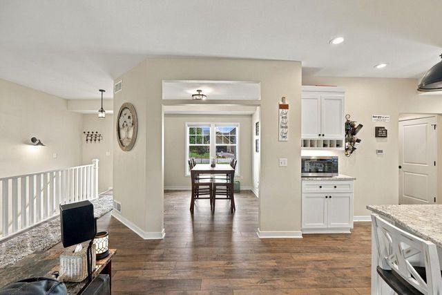 200 Stonefield DRIVE, Johnson Creek, WI 53038