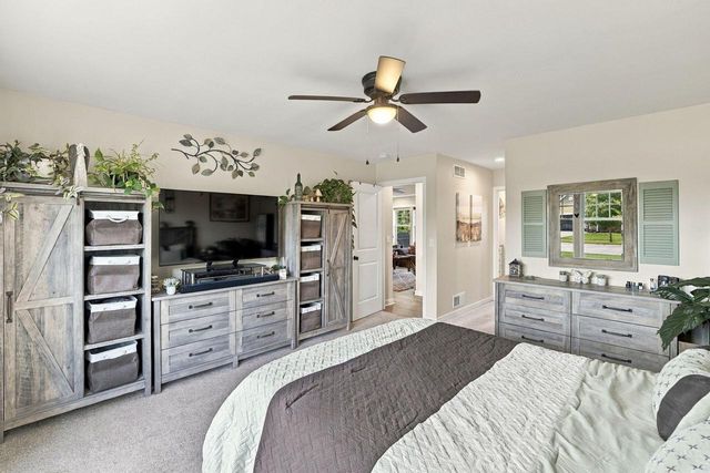 200 Stonefield DRIVE, Johnson Creek, WI 53038