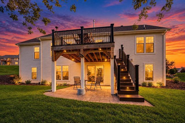 200 Stonefield DRIVE, Johnson Creek, WI 53038