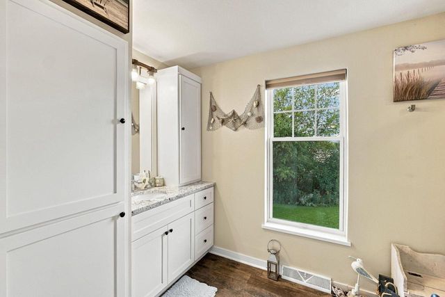 200 Stonefield DRIVE, Johnson Creek, WI 53038