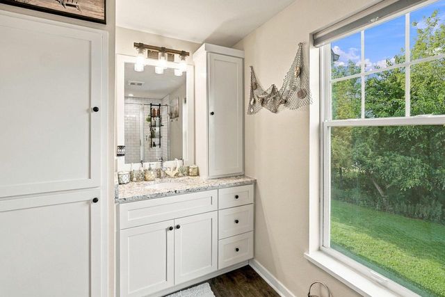 200 Stonefield DRIVE, Johnson Creek, WI 53038