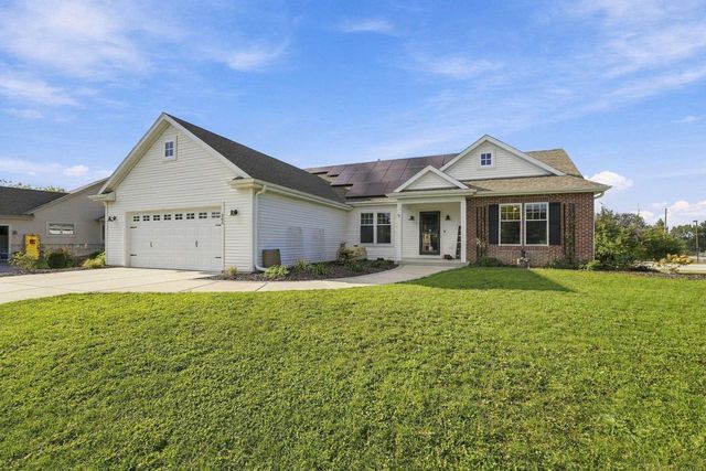 200 Stonefield DRIVE, Johnson Creek, WI 53038