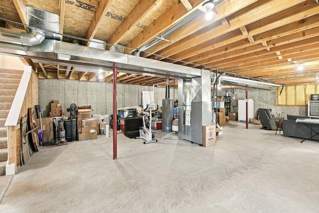 200 Stonefield DRIVE, Johnson Creek, WI 53038