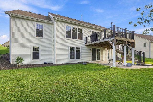 200 Stonefield DRIVE, Johnson Creek, WI 53038