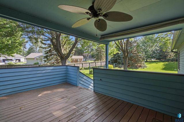 4517 S River Oaks Dr Drive, Sioux Falls, SD 57105