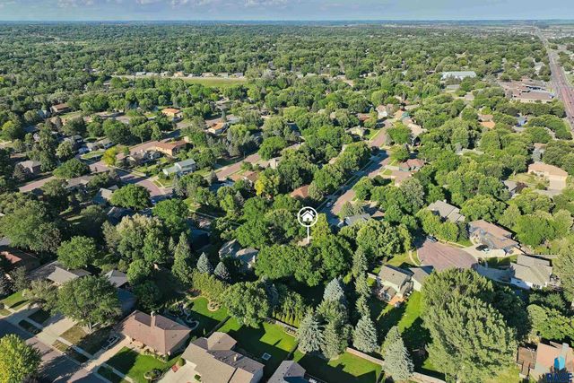 4517 S River Oaks Dr Drive, Sioux Falls, SD 57105