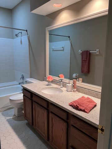 2284 EDGEWOOD CV # 2284, Memphis, TN 38104