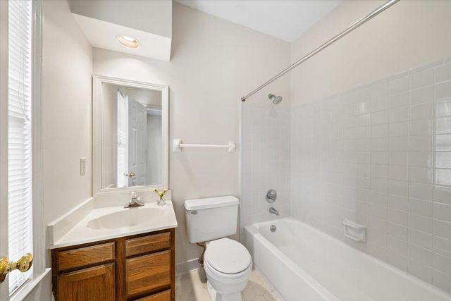 2284 EDGEWOOD CV # 2284, Memphis, TN 38104