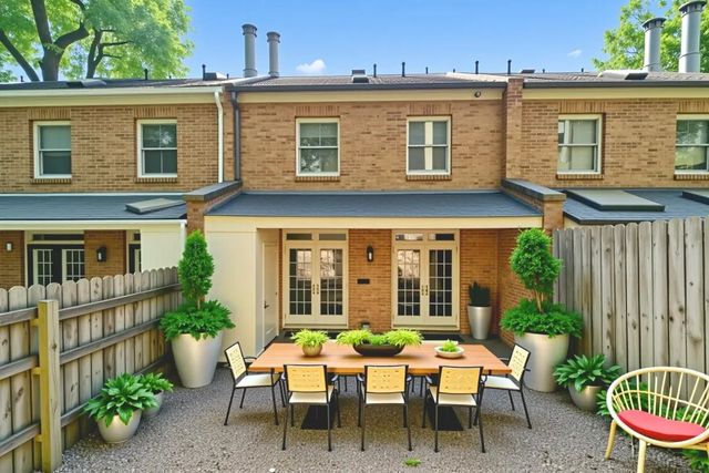 2284 EDGEWOOD CV # 2284, Memphis, TN 38104