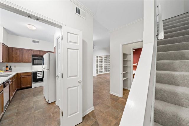 2284 EDGEWOOD CV # 2284, Memphis, TN 38104