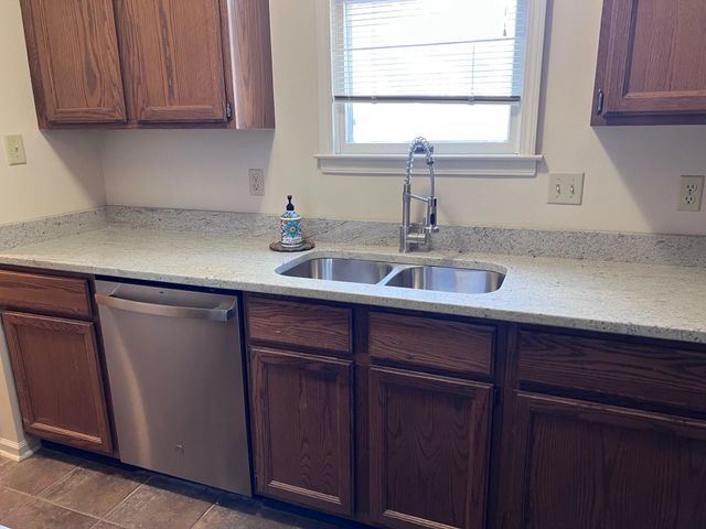 2284 EDGEWOOD CV # 2284, Memphis, TN 38104