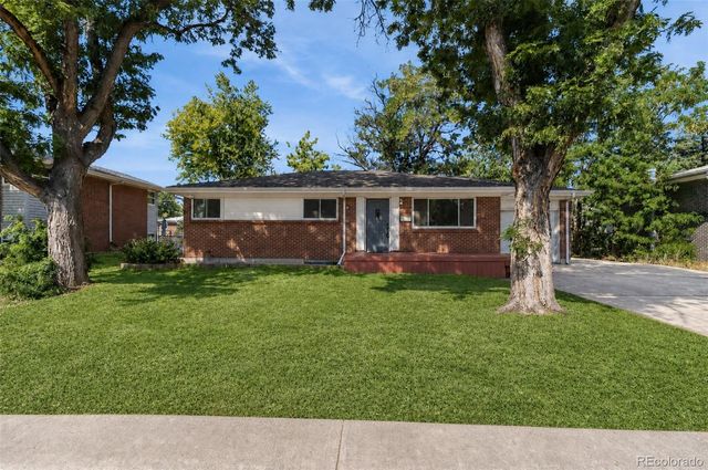 6085 Parfet Street, Arvada, CO 80004
