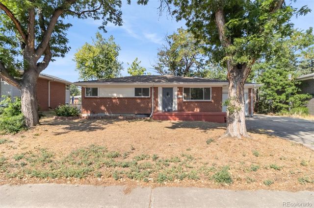 6085 Parfet Street, Arvada, CO 80004