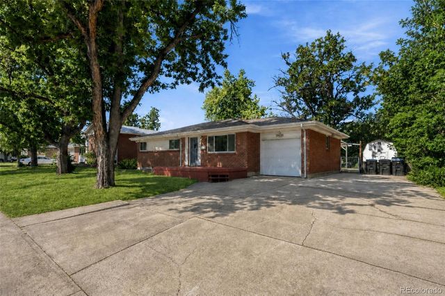 6085 Parfet Street, Arvada, CO 80004