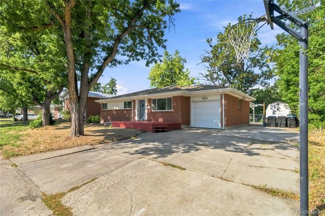 6085 Parfet Street, Arvada, CO 80004