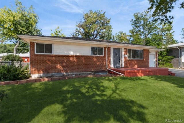 6085 Parfet Street, Arvada, CO 80004