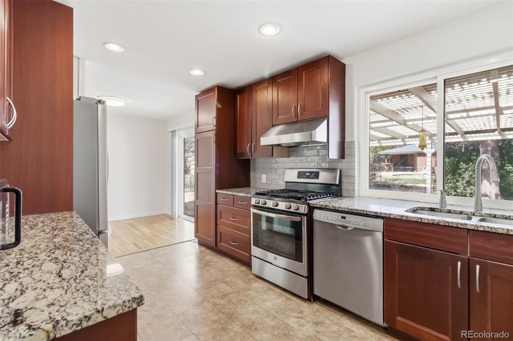 6085 Parfet Street, Arvada, CO 80004