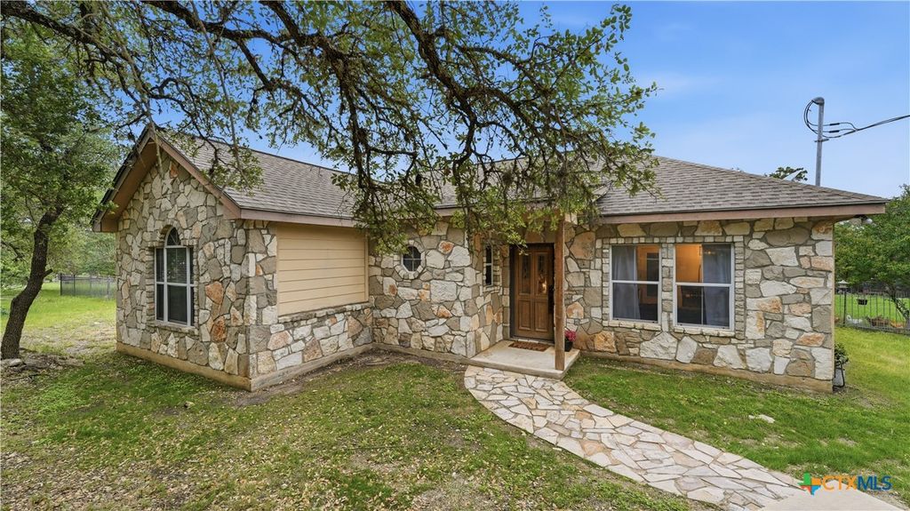 Image 1 of property listing at 2216 Hornsby, Spring Branch, TX 78070