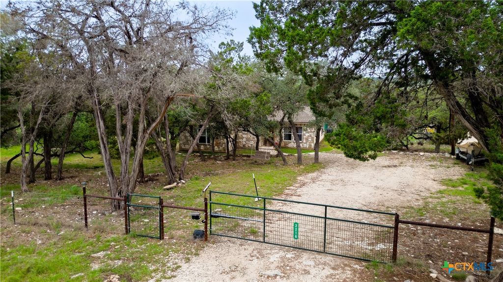 Image 3 of property listing at 2216 Hornsby, Spring Branch, TX 78070