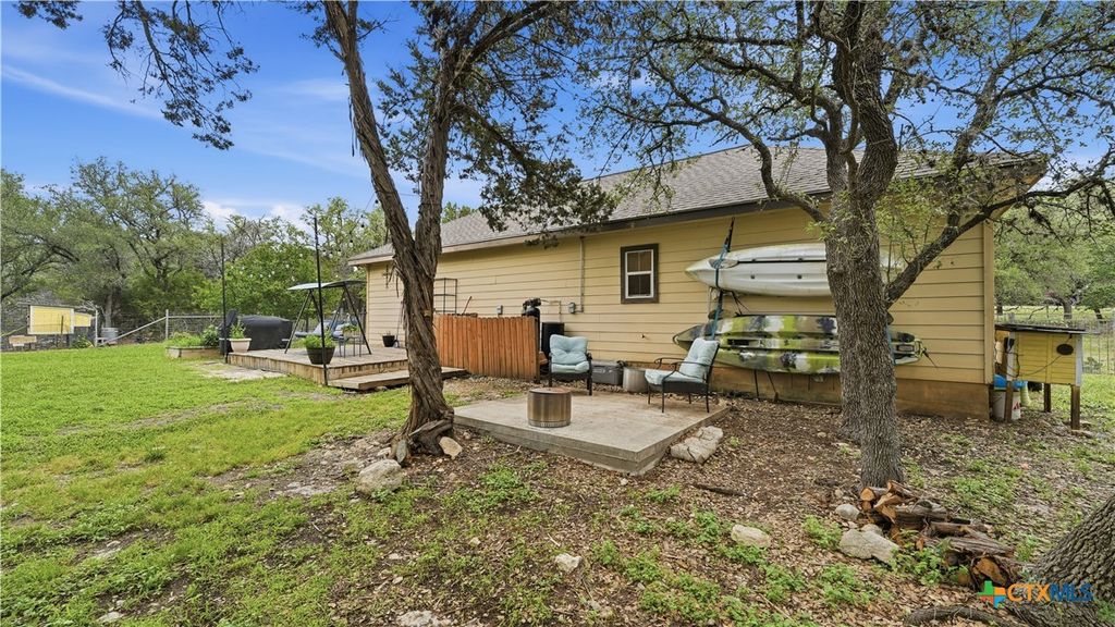 Image 8 of property listing at 2216 Hornsby, Spring Branch, TX 78070