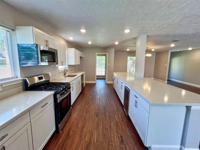 415 Sevenhampton Lane, Houston, TX 77015